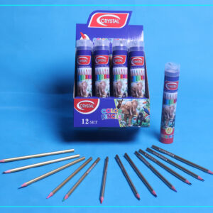 ألوان زيتية مع علبة معدنية